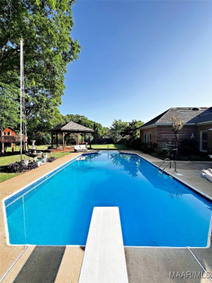 185 Magnolia Place Drive