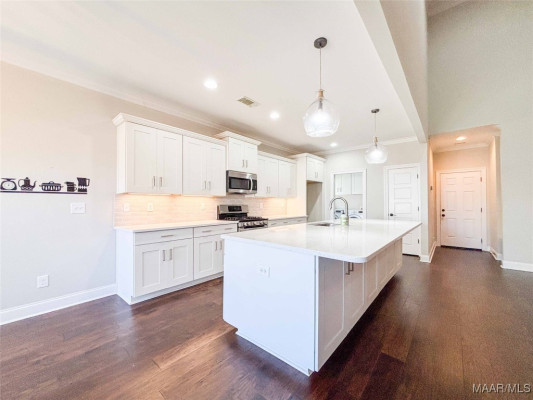 8925 Thompson Ridge Loop