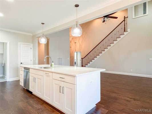 8925 Thompson Ridge Loop