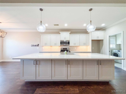 8925 Thompson Ridge Loop