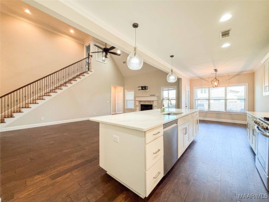 8925 Thompson Ridge Loop