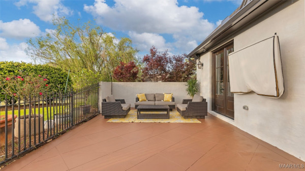 8478 ROCKBRIDGE Circle