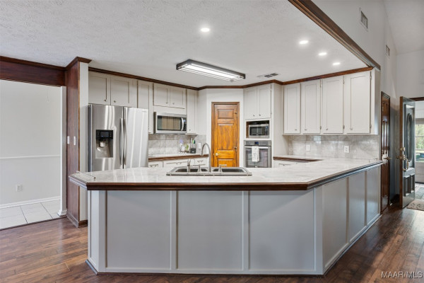 555 Cripple Creek Road