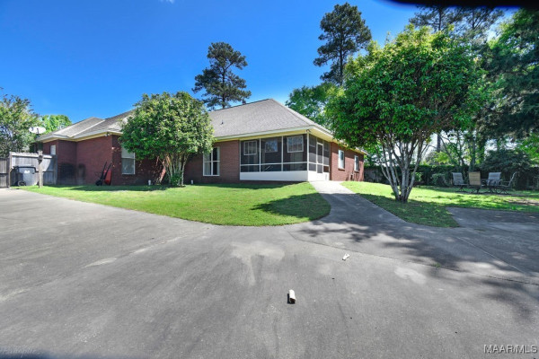 703 Pinetuckett Parkway
