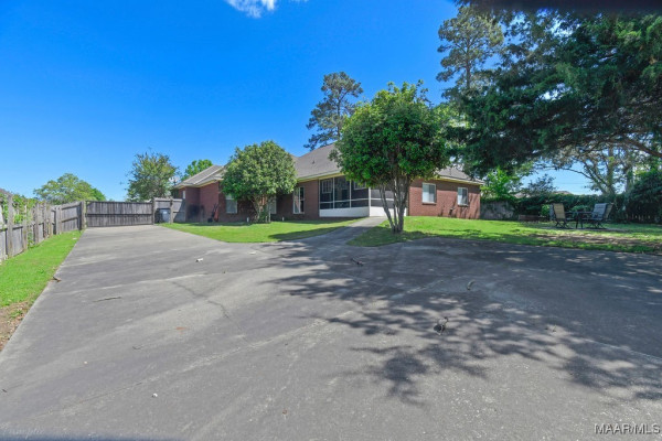 703 Pinetuckett Parkway