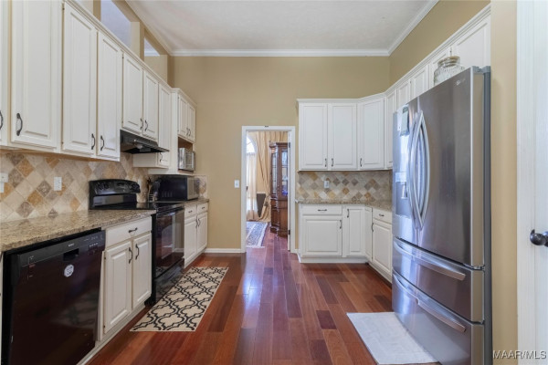 6416 Eastwood Glen Drive