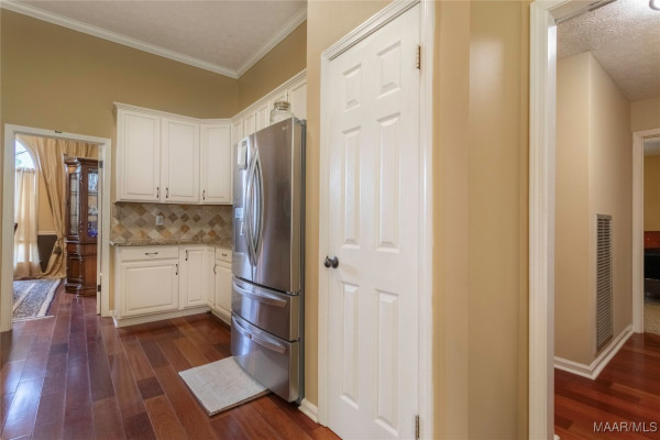 6416 Eastwood Glen Drive