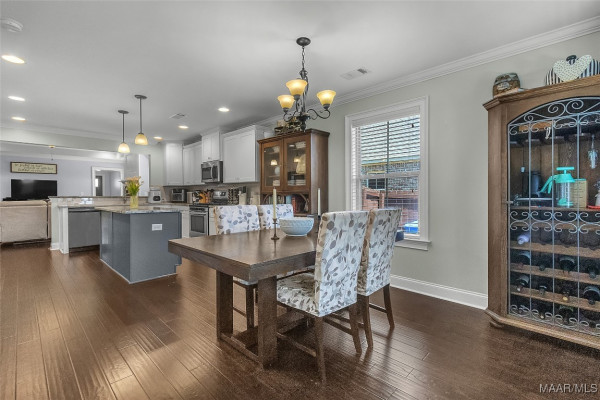 1136 Benjamin Way