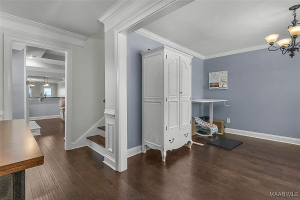 1136 Benjamin Way