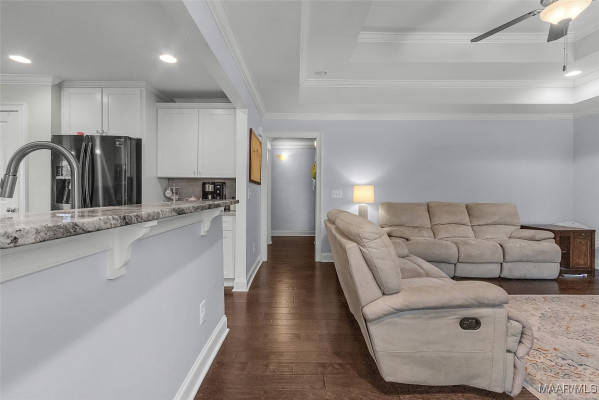 1136 Benjamin Way
