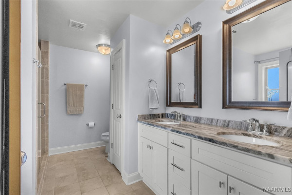 1136 Benjamin Way