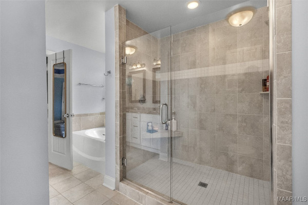 1136 Benjamin Way