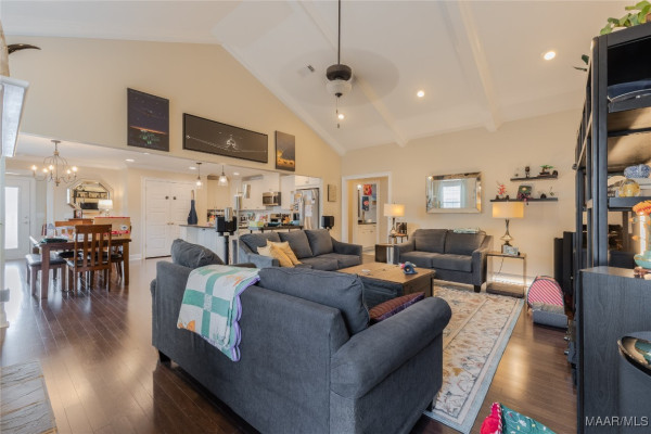 1109 Benjamin Way