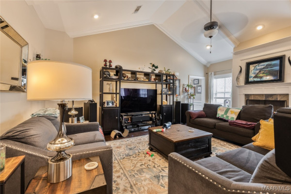 1109 Benjamin Way