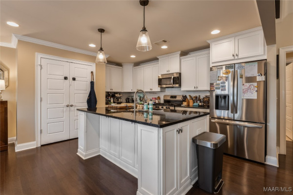 1109 Benjamin Way