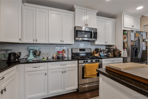 1109 Benjamin Way