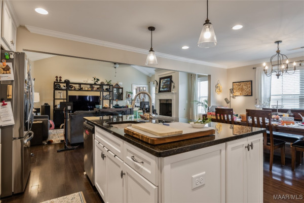 1109 Benjamin Way