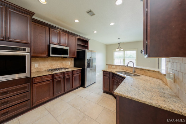 15 Travertine Drive
