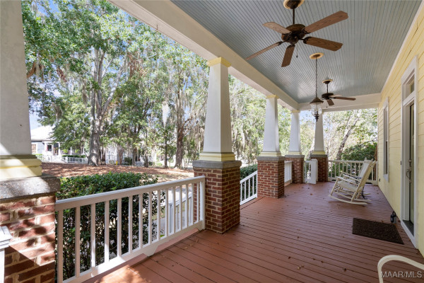 44 Avenue Of The Waters .