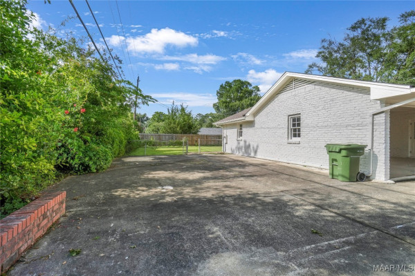 3106 Old Farm Road