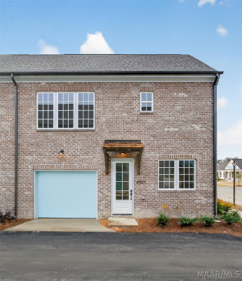 4521 Broadwick Street