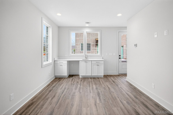 4521 Broadwick Street