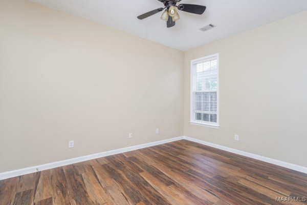 8332 Grayson Grove