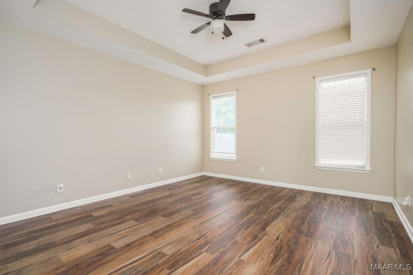 8332 Grayson Grove