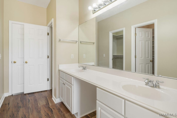 8332 Grayson Grove