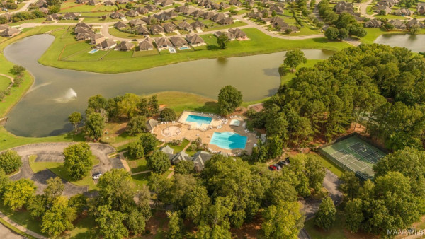 8332 Grayson Grove