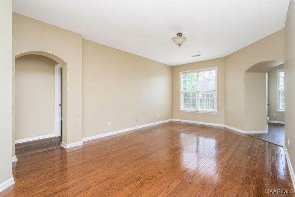 8332 Grayson Grove