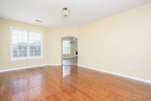 8332 Grayson Grove