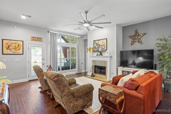 9607 GUNNISON Drive