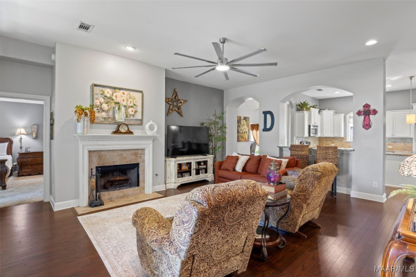 9607 GUNNISON Drive