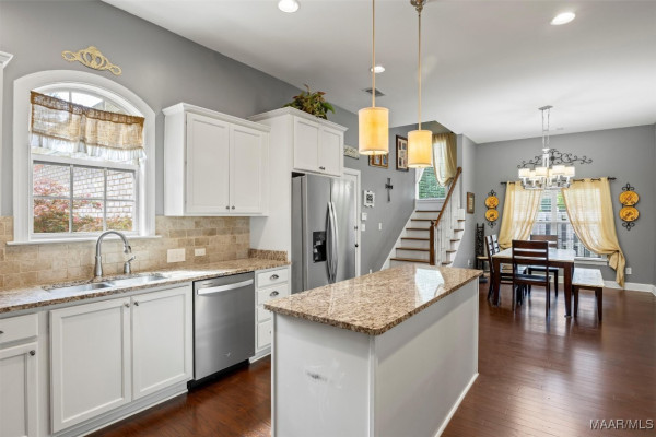 9607 GUNNISON Drive