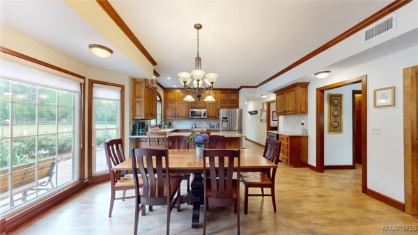 404 WINDWOOD Court