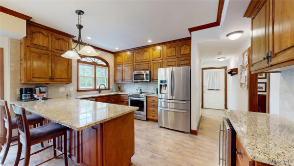 404 WINDWOOD Court