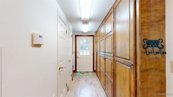 404 WINDWOOD Court