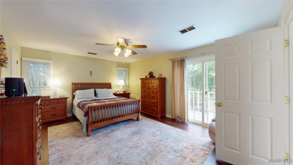 404 WINDWOOD Court