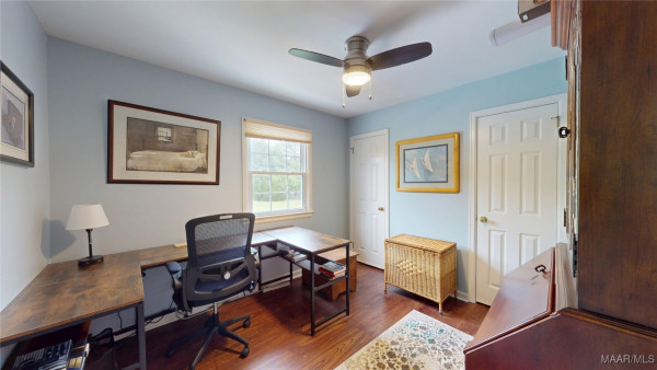 404 WINDWOOD Court