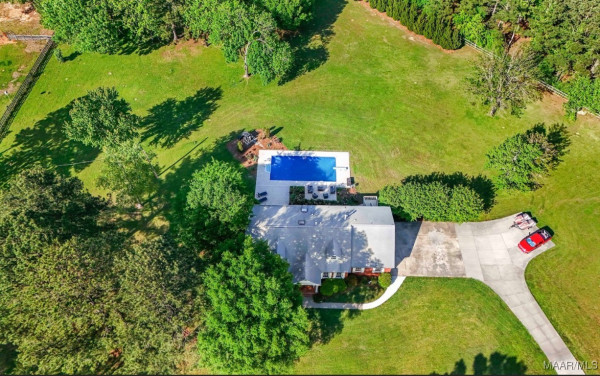 404 WINDWOOD Court