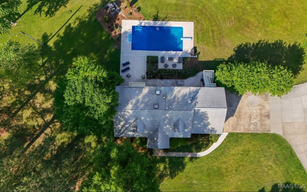 404 WINDWOOD Court