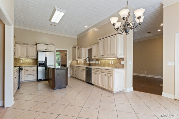 140 Woodford Drive