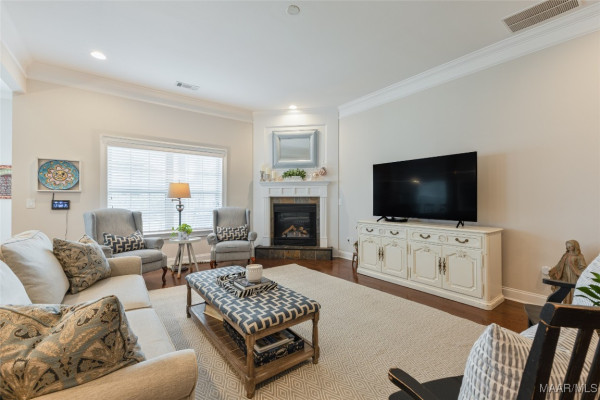 385 Melison Drive