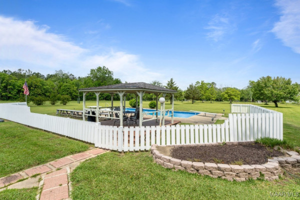 422 Foxhall Road