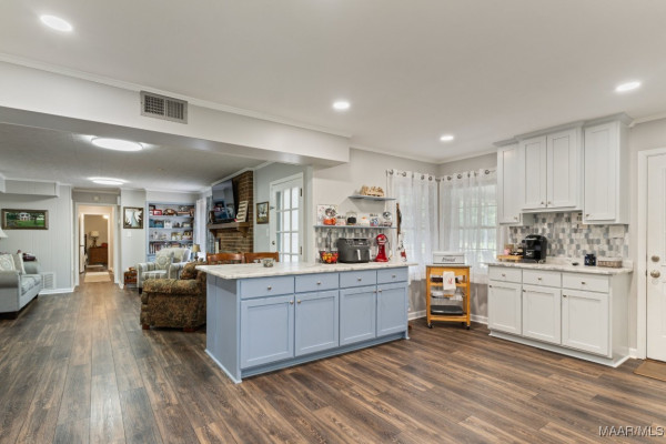 422 Foxhall Road