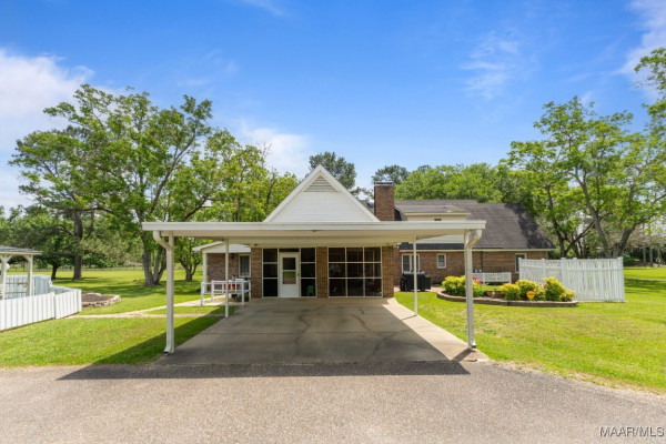 422 Foxhall Road