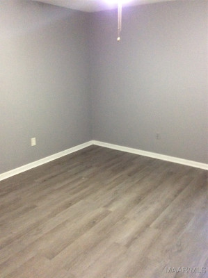 869 Queensbury Drive