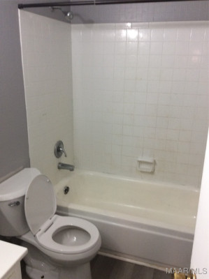 869 Queensbury Drive