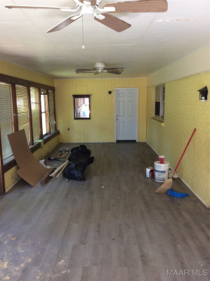 869 Queensbury Drive